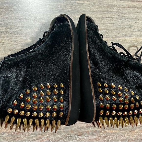 Jeffrey Campbell Ibiza wedge glossy and faux fur ankle boots with spiky studs - Picture 8 of 16